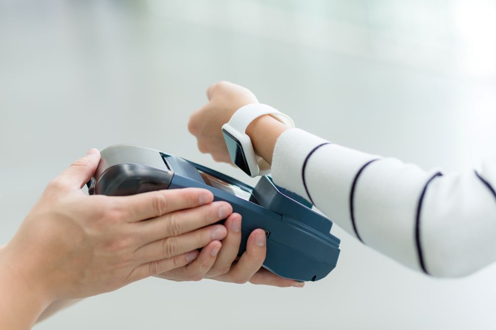 smartwatch pay